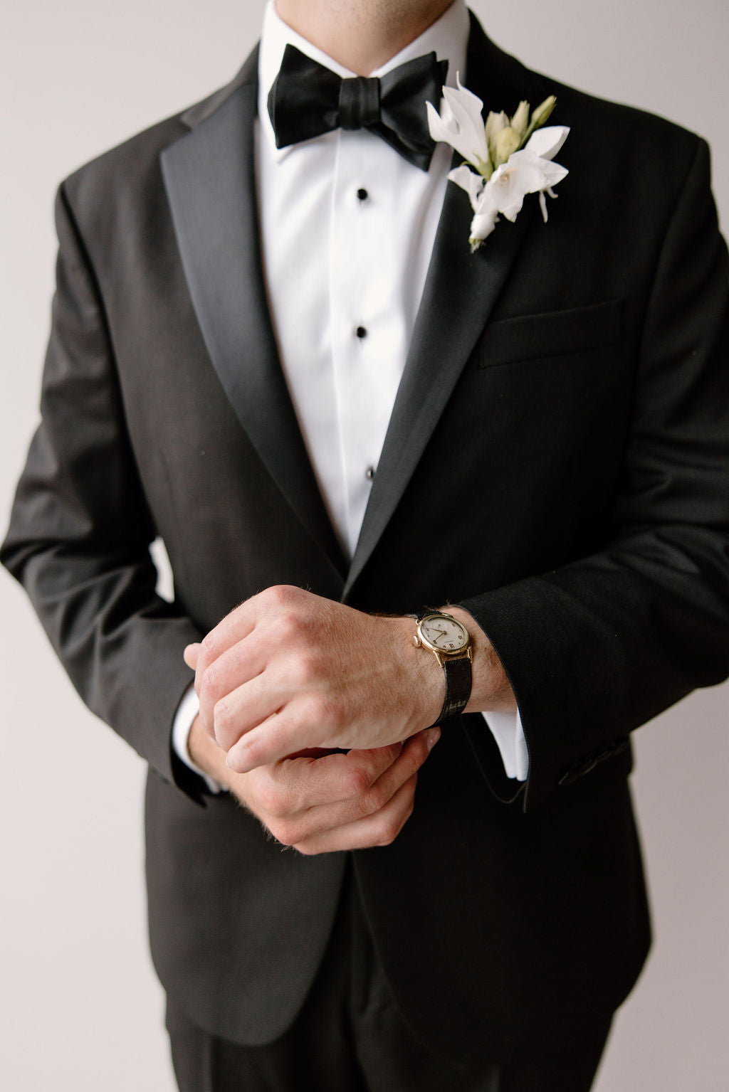 The Leon Classic Boutonniere