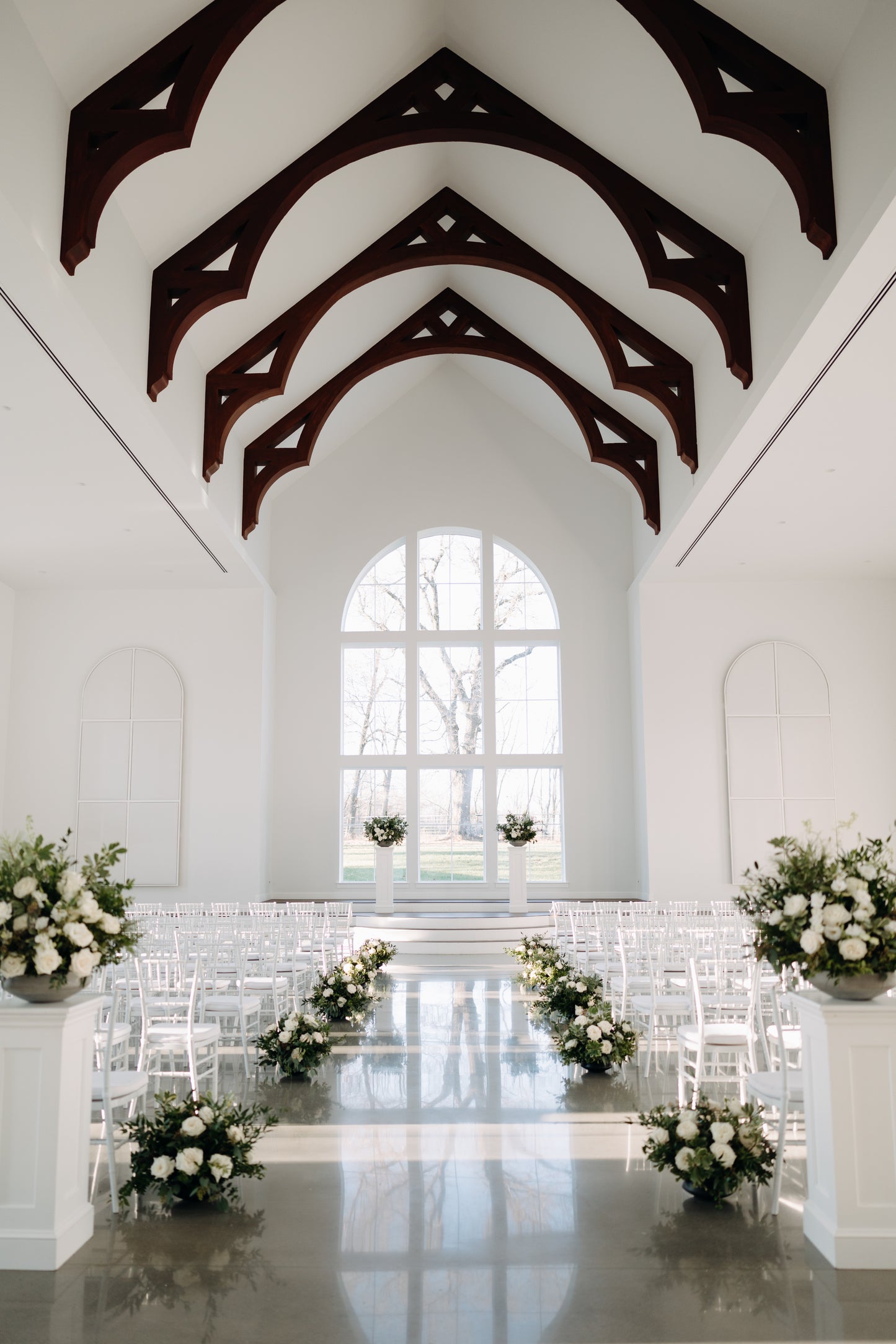 The Vivienne Ground Aisle Florals